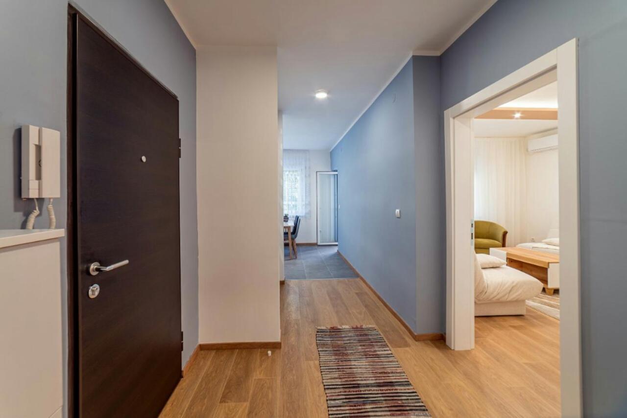 Apartman Danube Lux Novi Sad Exterior foto